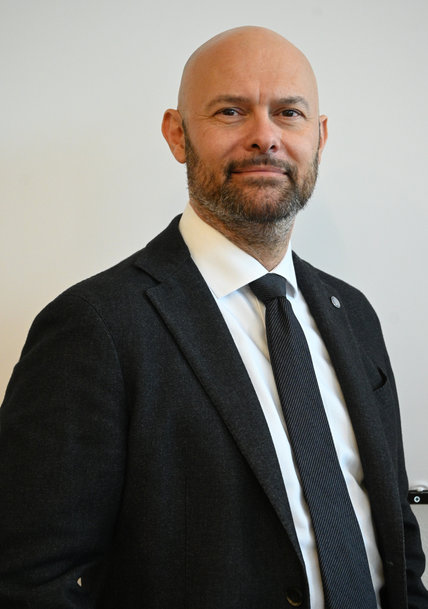Comau Highlights Advanced Automation, High-Speed Robotics, and Sustainable Practices in Battery Technology